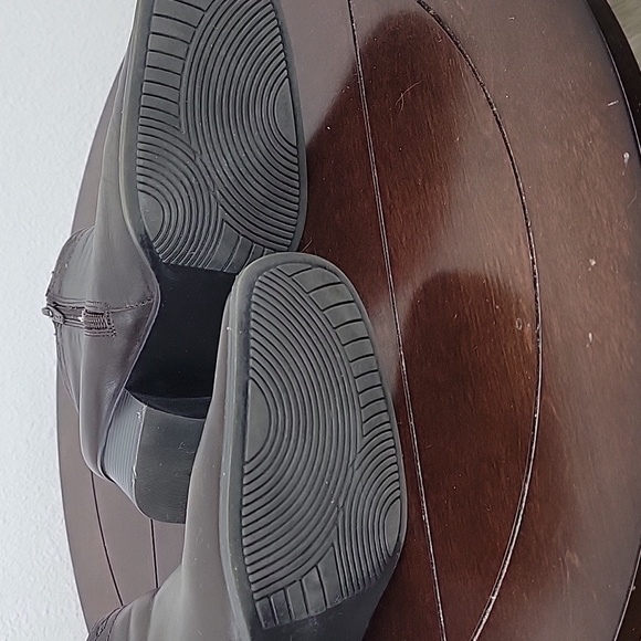 WHITE mountain ankle boots - Picture 7 of 7